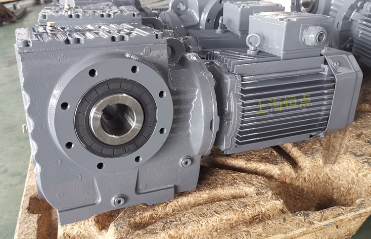 SA77系列減速機輸入配電機，輸出通孔，常用件實物圖