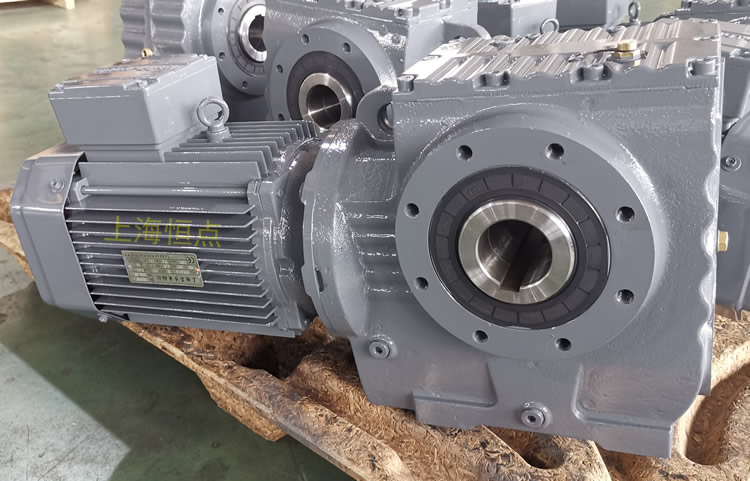 SA77系列減速機輸入配電機，輸出通孔，常用件實物圖